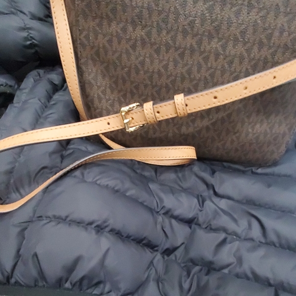 Michael Kors Crossbody - Picture 4 of 4